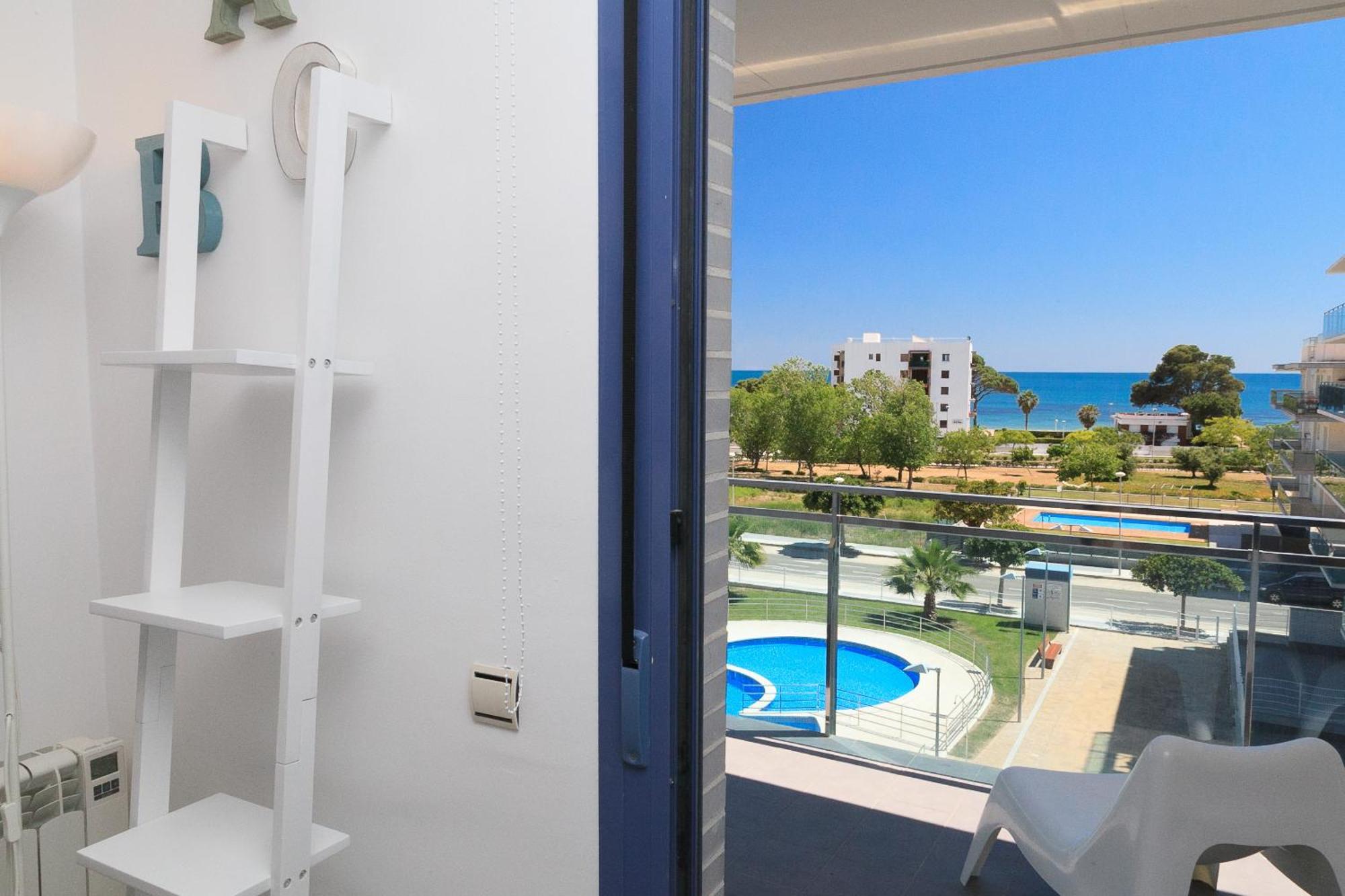 Uhc Mar Augusta Family Complex Apartment Cambrils Room photo
